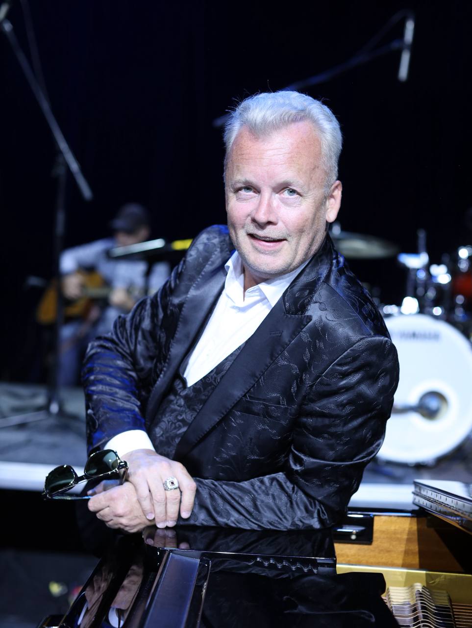 ДЕНИС МАЖУКОВ. Рок-н-ролл 50х годов