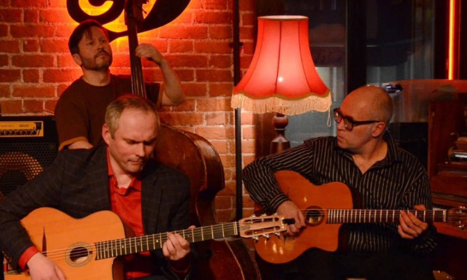 Джаз- трио Максима Шишаева (джаз)