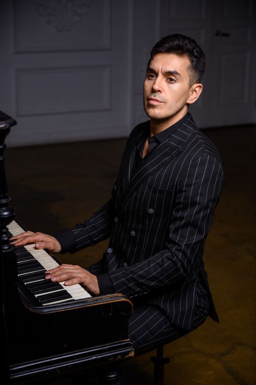 Неоклассика и джаз на высоте.  Арсений Трофим на открытой террасе OBLAKO