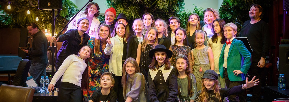 CАША МАГЕРОВА & FUTURE ART LAB: «КОРОЛИ И КОРОЛЕВЫ ПОП-МУЗЫКИ»