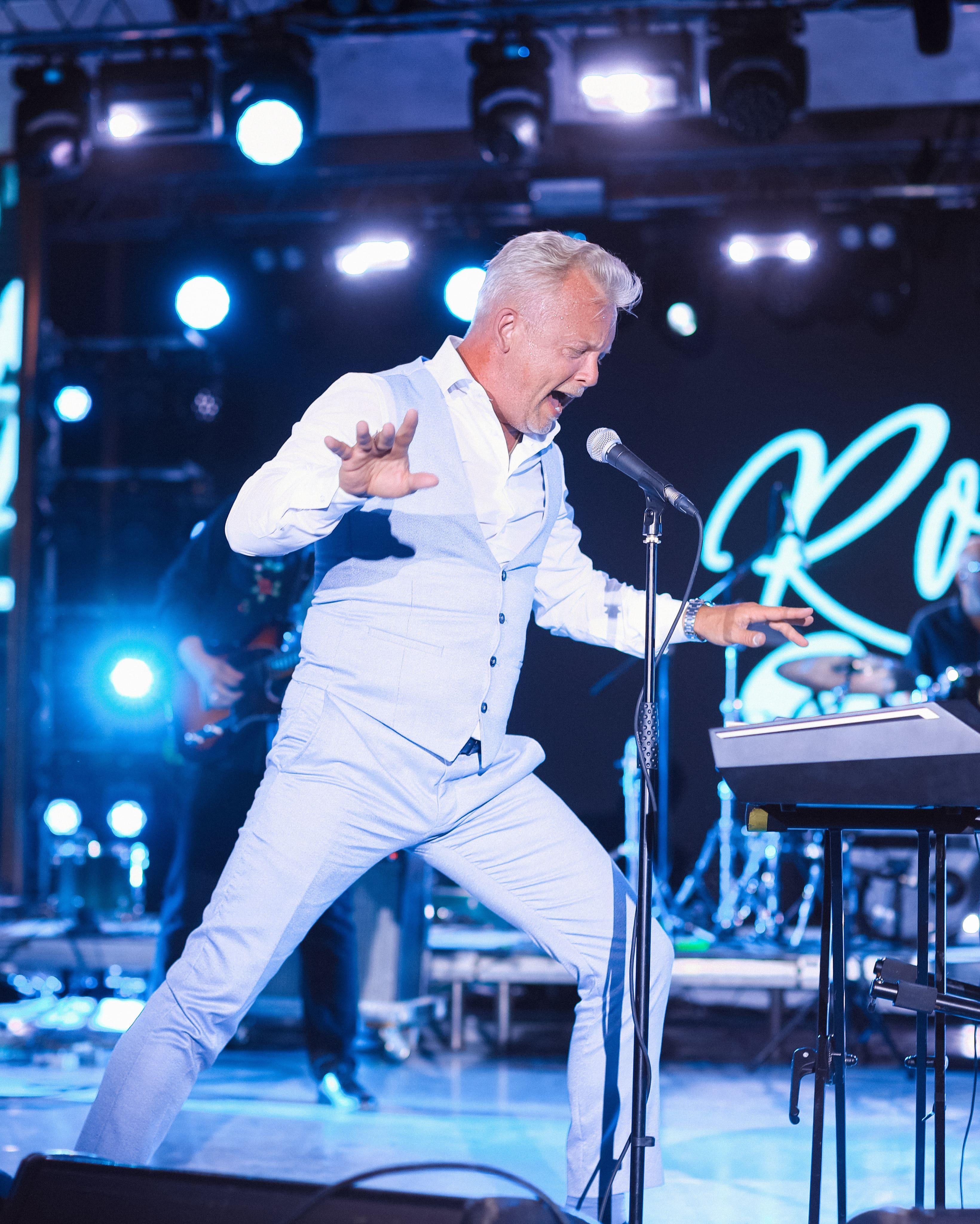 Рок-н-ролл шоу Дениса Мажукова