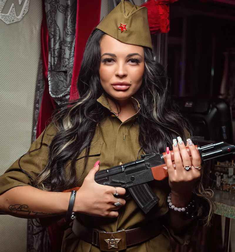 «Сисястый батальон»