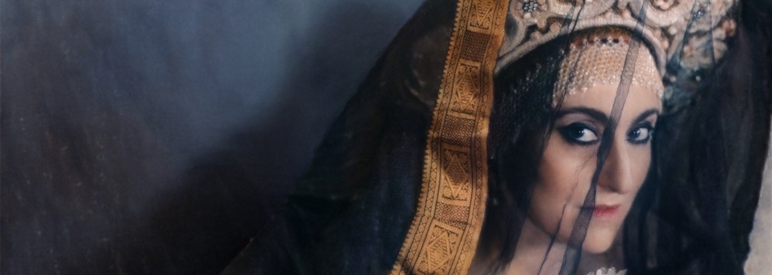 АННА ГОФМАН