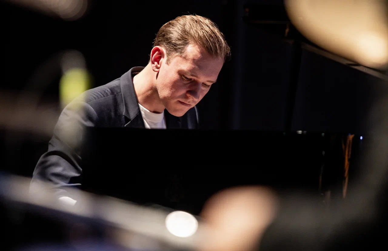 Евгений Лебедев. Соло