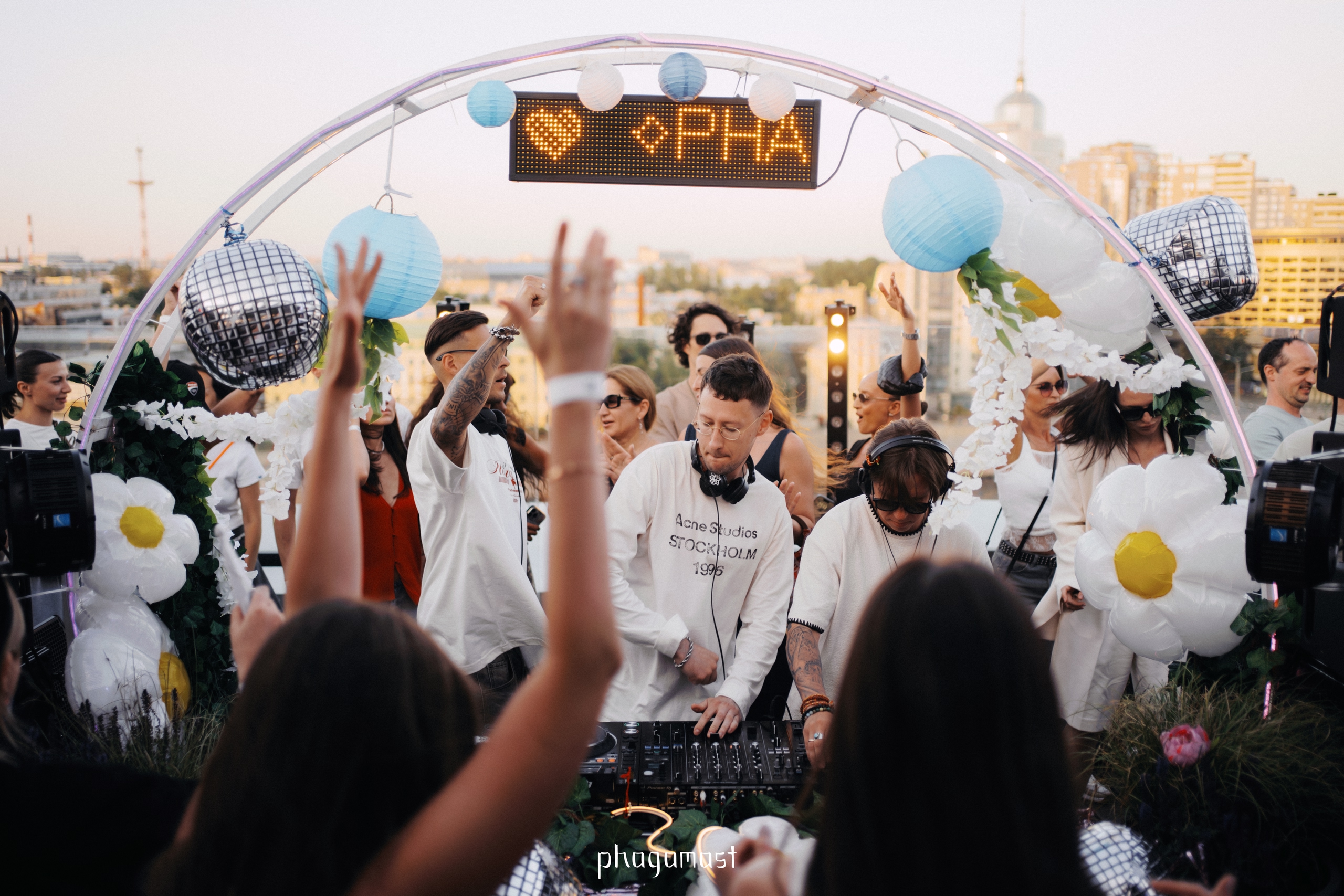 23.05 - Phagamast Rooftop daytime Крыша 18