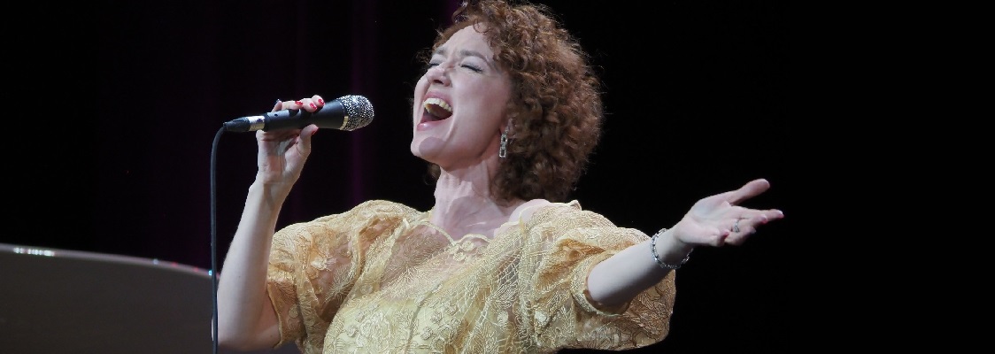 АННА БУТУРЛИНА: «ДАВАЙ СНАЧАЛА!»