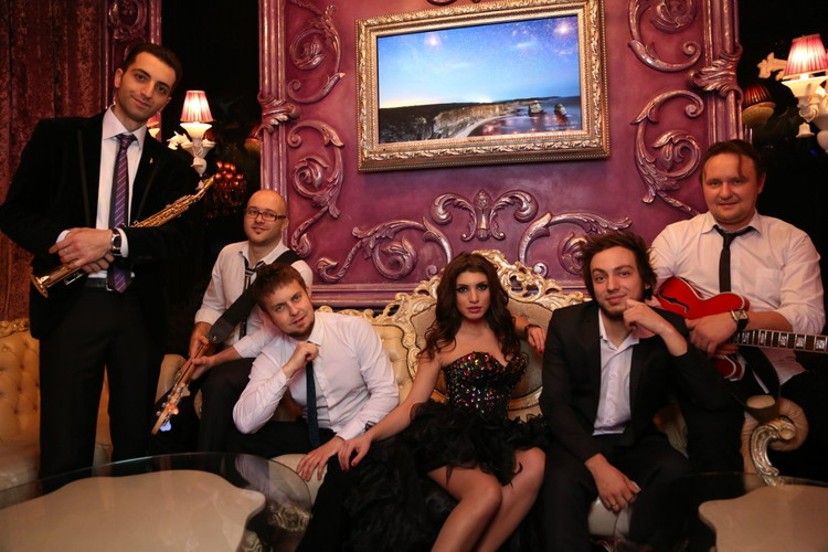 Вечер музыки в «Планета Мировое кафе»