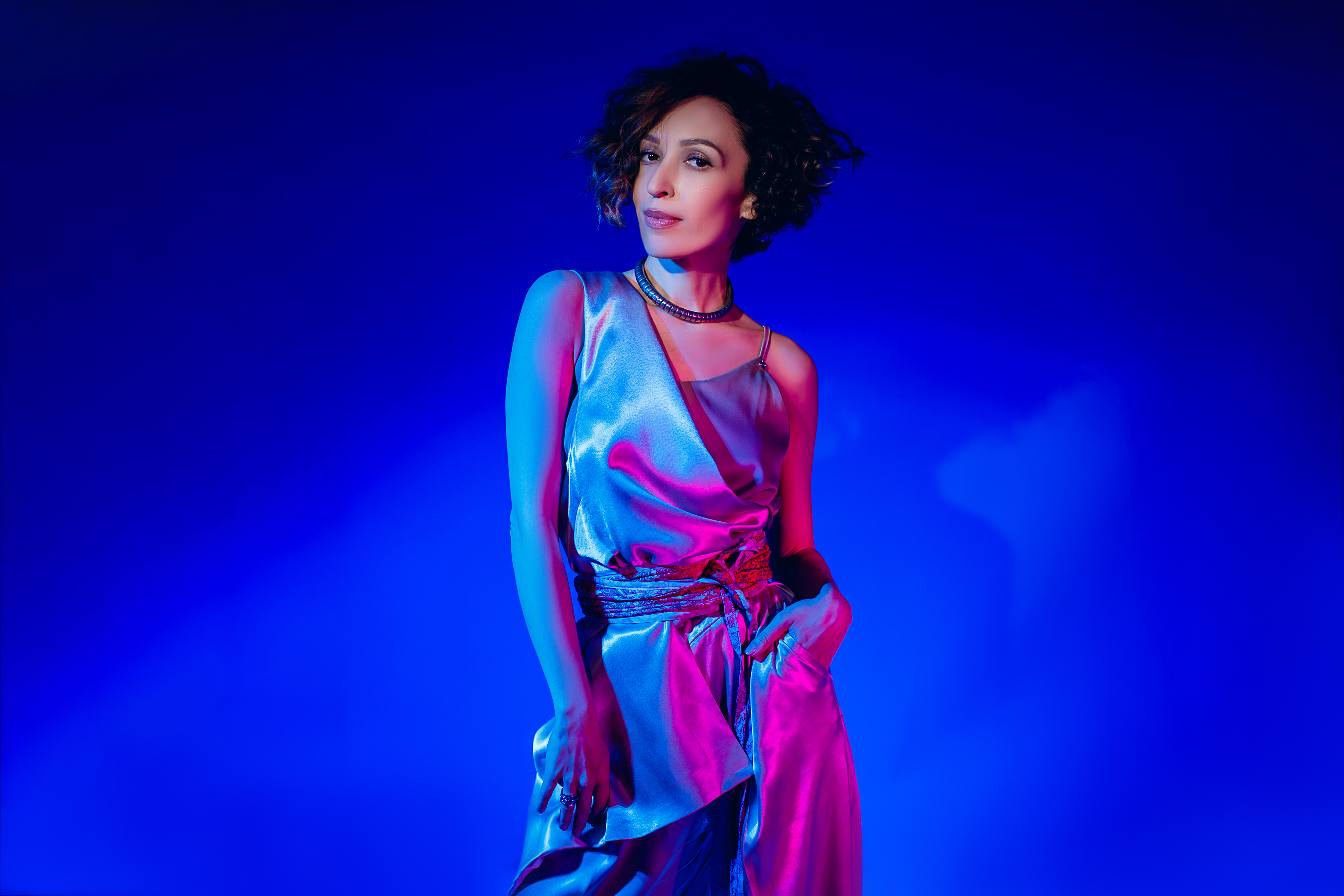 Нани Ева (вокал) и её группа