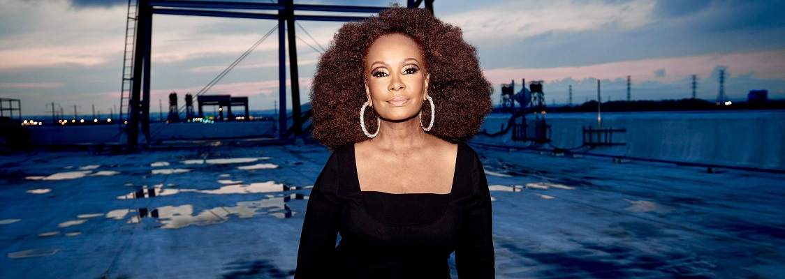 VIVIAN SESSOMS (США)