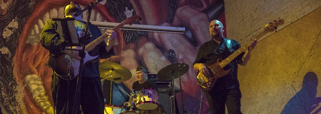 VERY LOUD TRIO: JIMI HENDRIX TRIBUTE