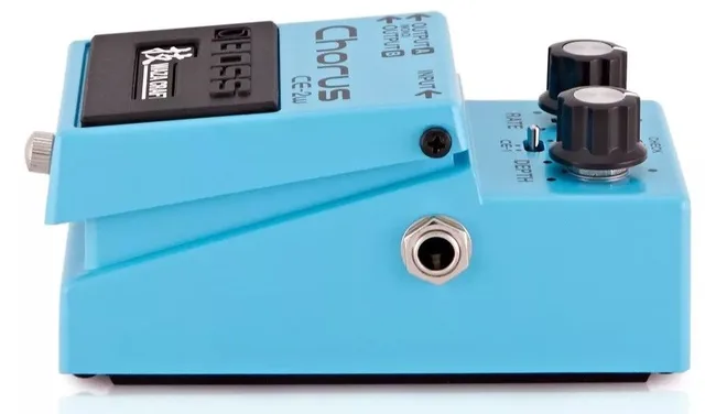 BOSS CE-2W
