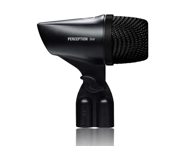 AKG P2