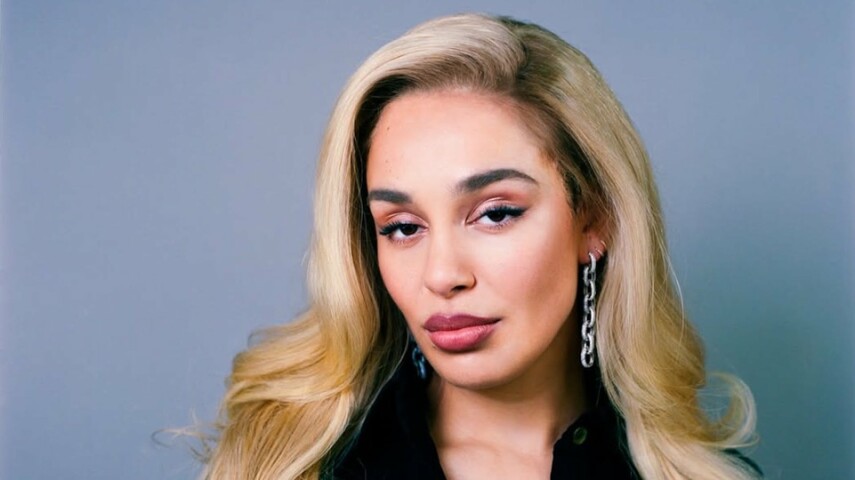 Лейбл Jorja Smith оспаривает вирусный трек «I Run» из‑за клонирования голоса