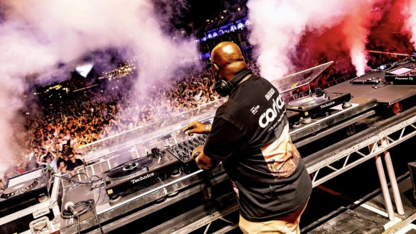 Carl Cox опубликовал виниловый сет с Brighton Beach 2025