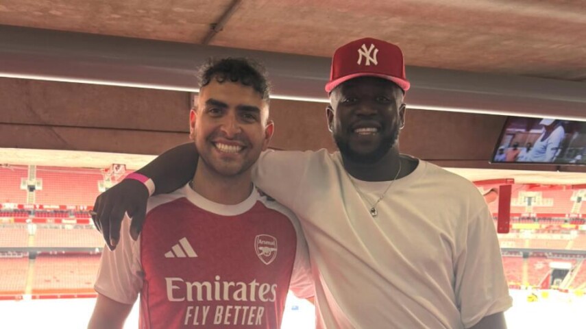 Sammy Virji и Femi Koleoso диджеили на параде чемпионов Arsenal