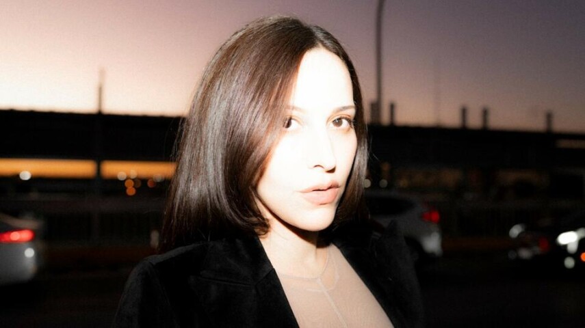 Debit представила альбом Potpourri и первый сингл Assimilate