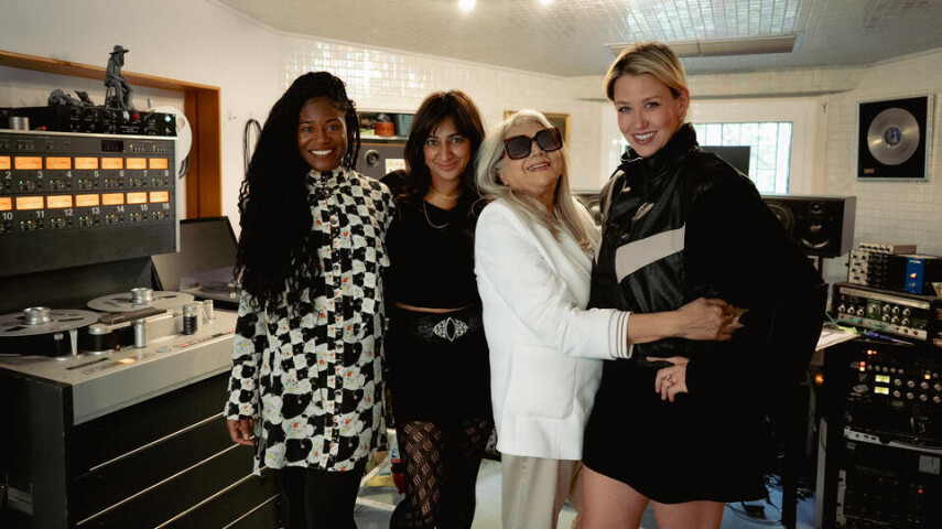 Asha Puthli и Say She She представили сингл «PAWA!»