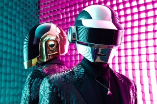 Редкие фото Daft Punk в экспозиции Дина Чалкли