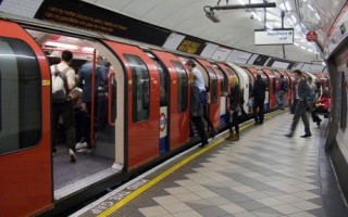 В Лондоне специально для клабберов пустили ночное метро