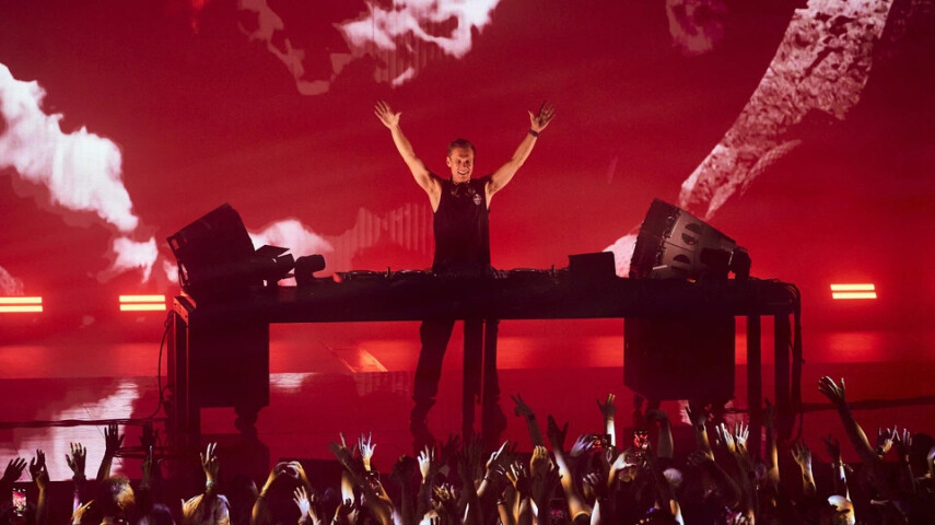 Armin van Buuren объявил виниловые сеты в [UNVRS] Ibiza