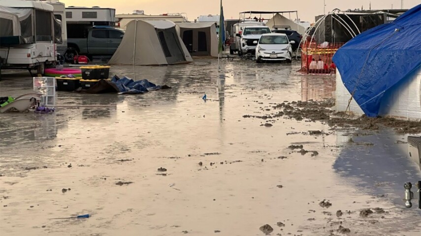 Экстремальная погода на Burning Man: пострадавший от удара током и задержки