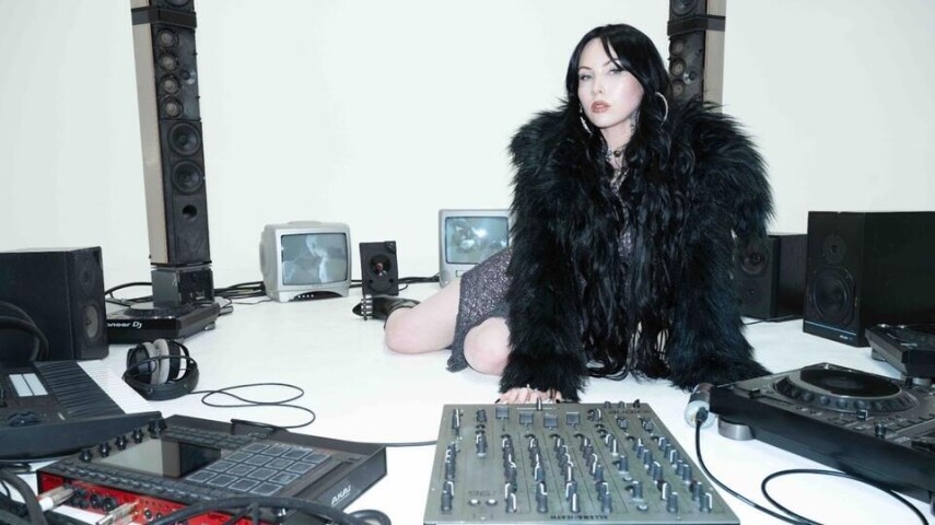 Kenya Grace представила новый сингл «Naked»