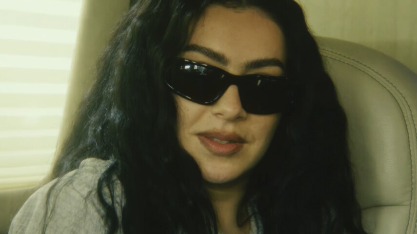Charli XCX показала трейлер собственного фильма The Moment