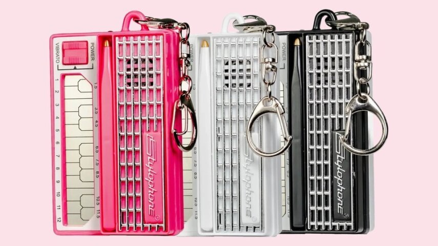 Мини‑синт для ключей: Stylophone выпустила MINI Keychain edition