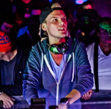 Avicii продвигает свой следующий трек