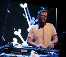 Алекс Барк выпустит дебютный альбом