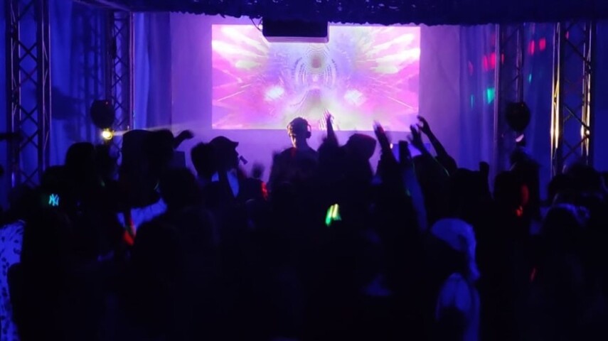 Эко-дружелюбные вечеринки для подростков от молодого диджея