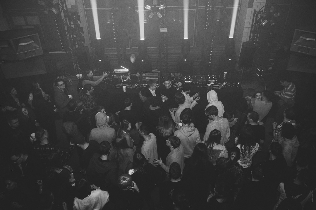 Фанатики в москве всетиц ночью. Betonkust. London city улица ljudi. Foto showcase. Night in the ruts.