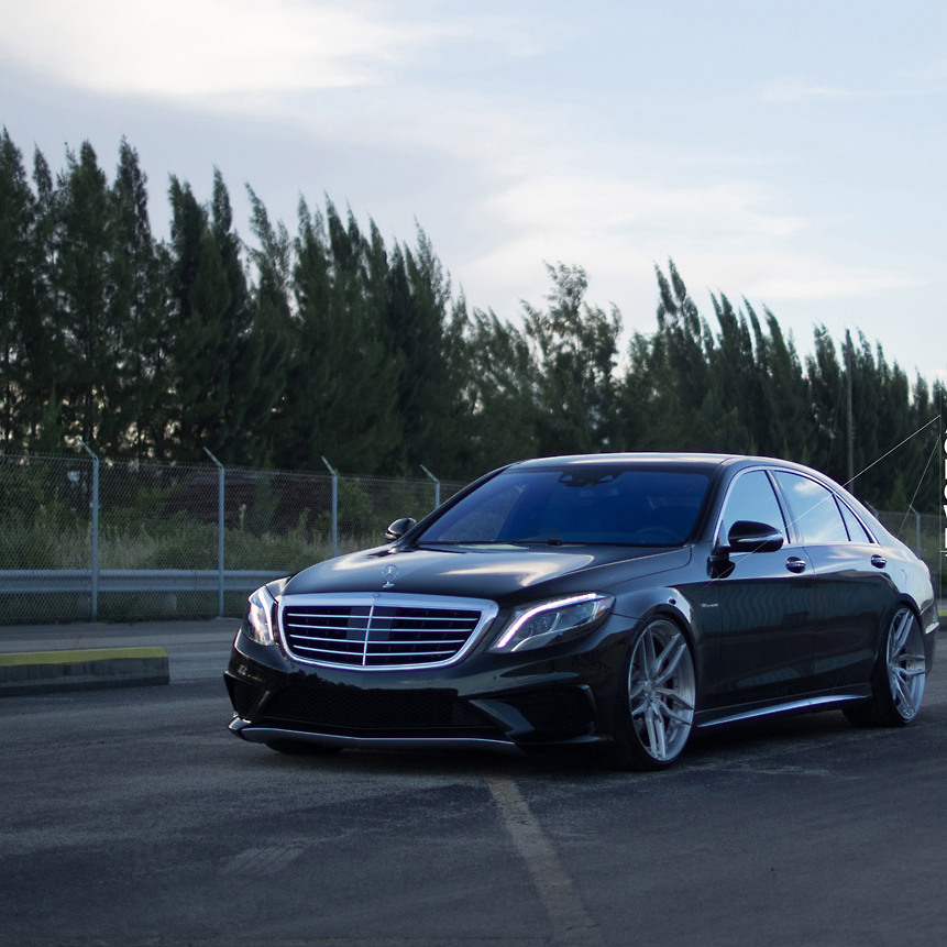 Mercedes Benz s63 AMG черный ночью