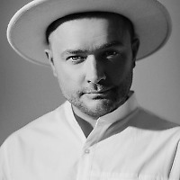 Alexey Romeo - White Knight #399 / no speech /