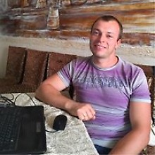 Роман Голов