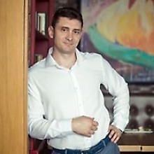 Аркадий Зверев