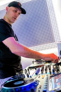 MICHAEL ARCHTONE | DJ