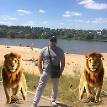 Виктор Комаров