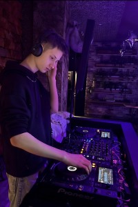DJ MAKREV